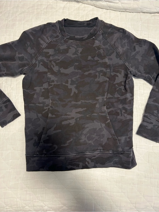 lululemon athletica Sweaters - Lululemon Grey Camo Crewneck Sweater - size 8